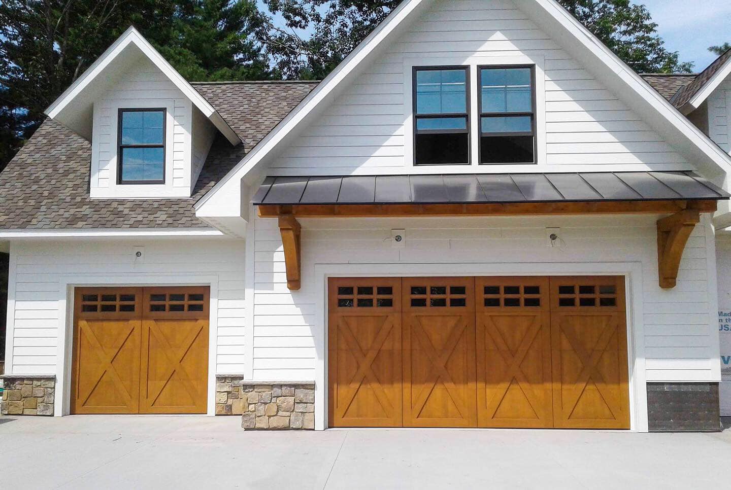 Expert Garage Door Repair Technicians in Tarzana, CA